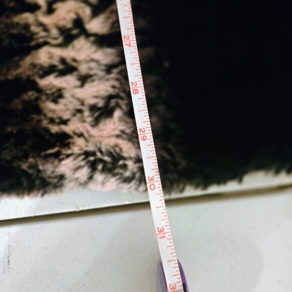 Neiman Marcus Faux Fur Luxurious Black and Tan Vest Size Large - Picture 12 of 13